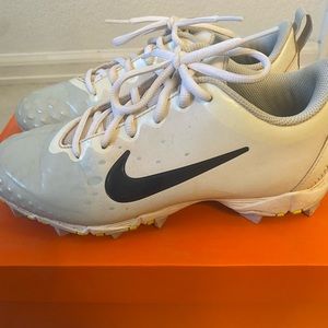 Women’s softball cleats